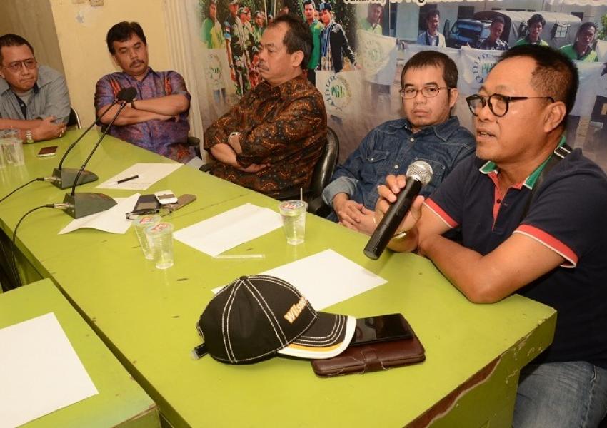 79diskusi-ruwet-republik-bara-emil.jpg