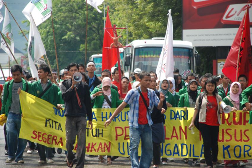 36demo-mahasiswa.jpg