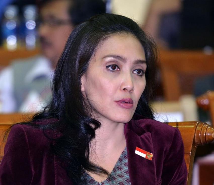 17tscom-rieke-dyah-29415.jpg
