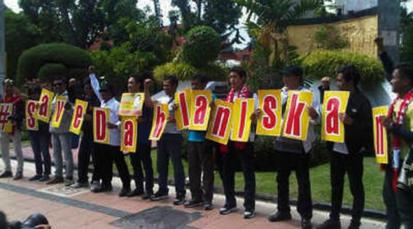 82061264700_1433588926-save_dahlan_iskan.jpg