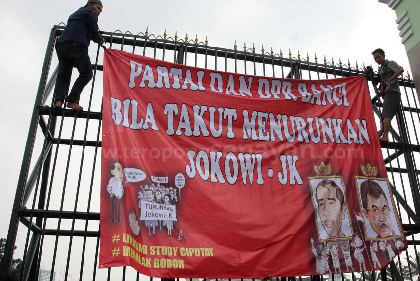 14DEMO_TURUNKAN_JOKOWI.jpg