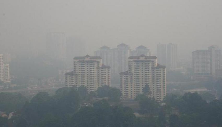 54kabut-asap-menyelimuti-kuala-lumpur--malaysia-_663_382.jpg