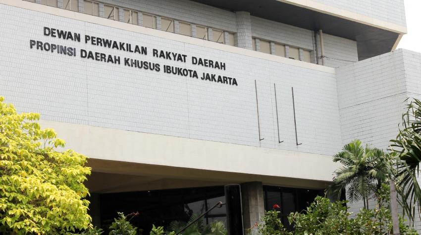 46gedung-dprd-dki.jpg