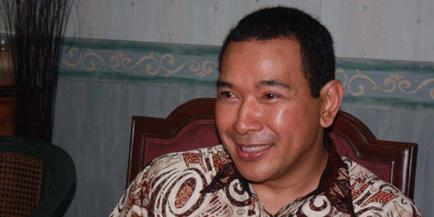 58tommy-soeharto-raih-gelar-sarjana-hukum-f32e85.jpg