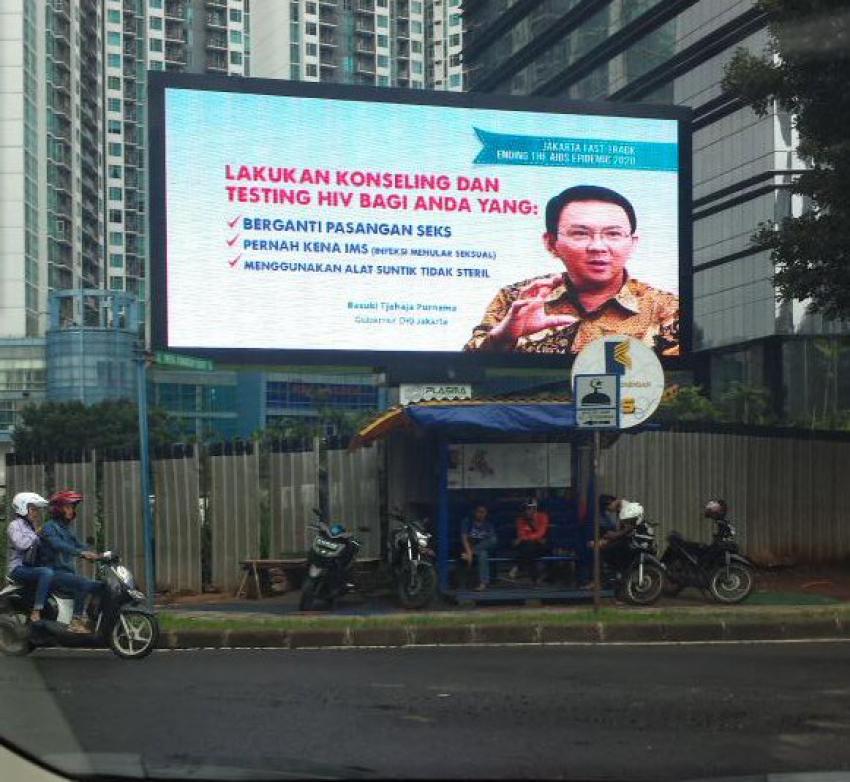 85ahok-papan-iklan.jpg