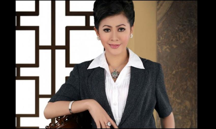 67wanita-emas.jpg