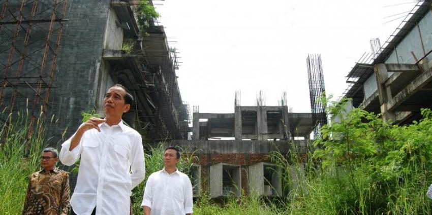 3jokowi-hambalang.jpg