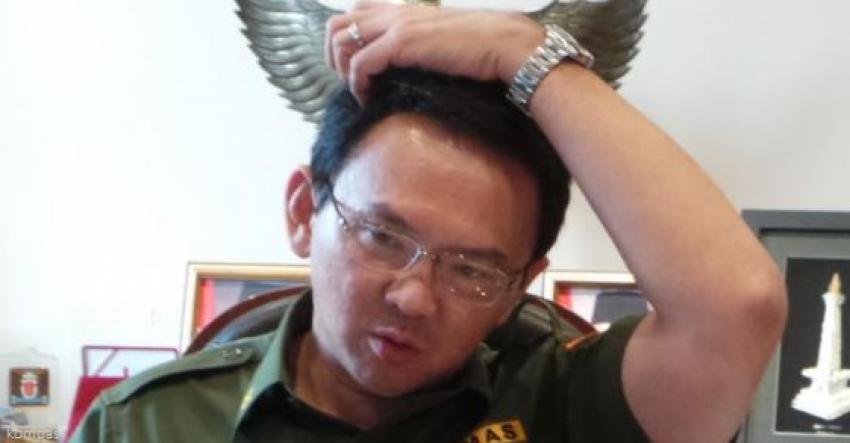 54Ahok-sedang-pusing.jpg