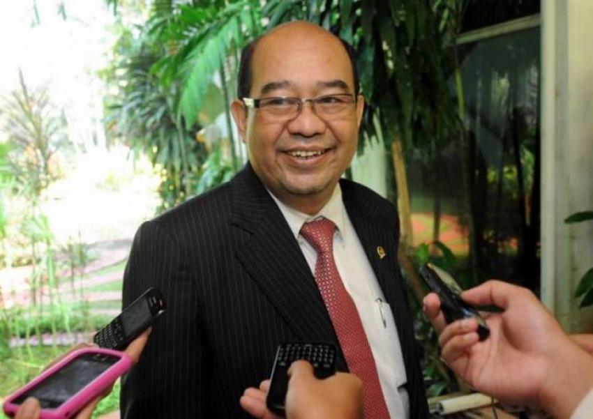 95HARRY-AZHAR-AZIS.jpg