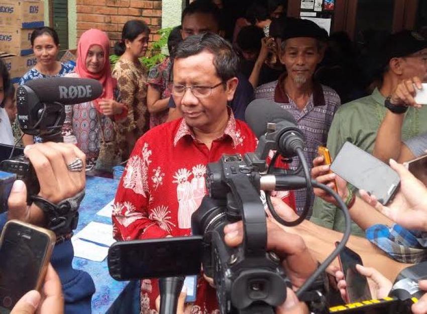 2mahfud_md.jpg