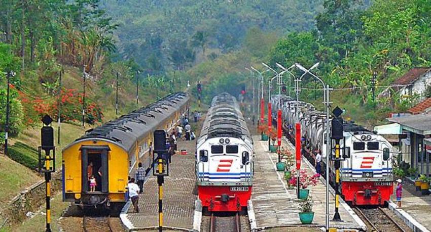 89keretaapi2.jpg