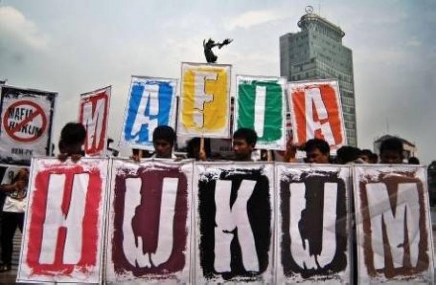 50mafia-hukum-dan-peradilan-di-indonesia.jpg