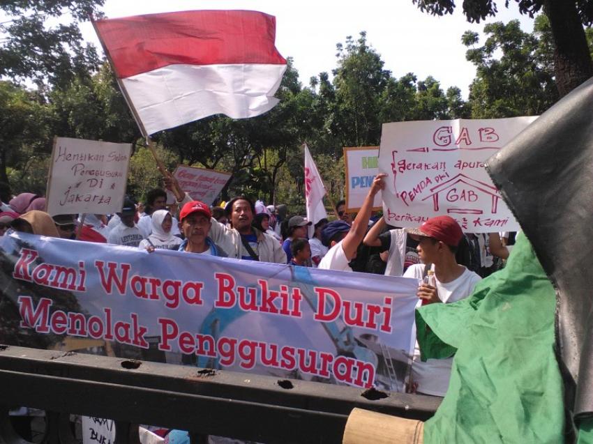 89tolakpenggusuranbukitduri.jpg