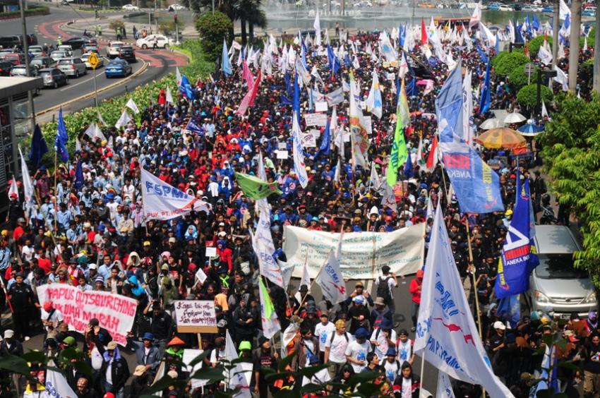 77ilustrasidemoburuh.jpg