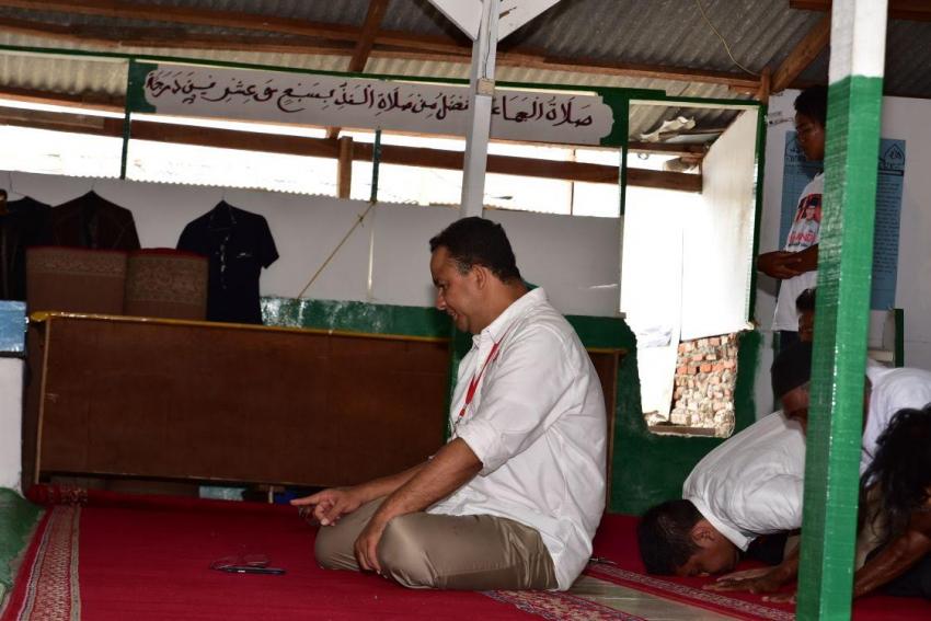 40anies-sholat.jpg