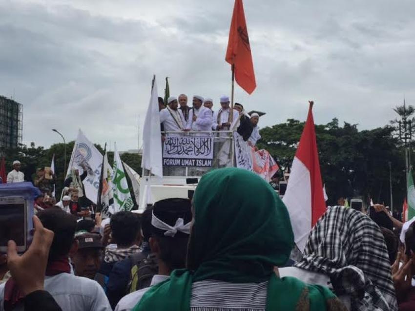 60habib-rizieq-mandra2.jpg