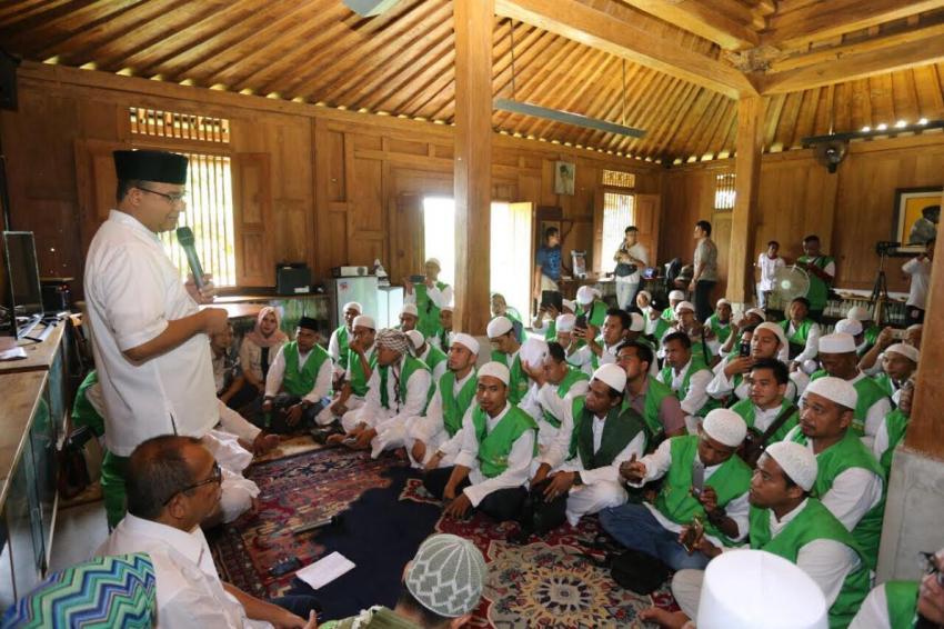 81anies-muslim-kalbar.jpg