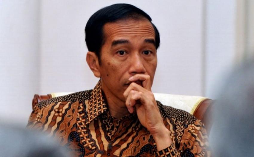 66jokowimerenung.jpg