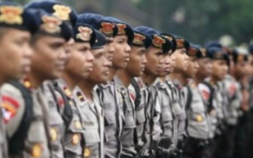 70polisi2.jpg