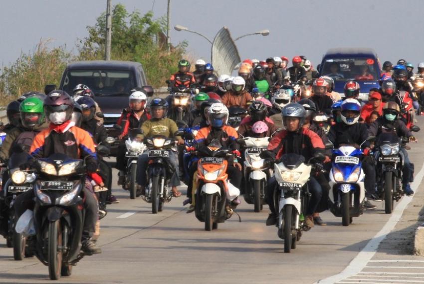 57pemudik-motor.jpg