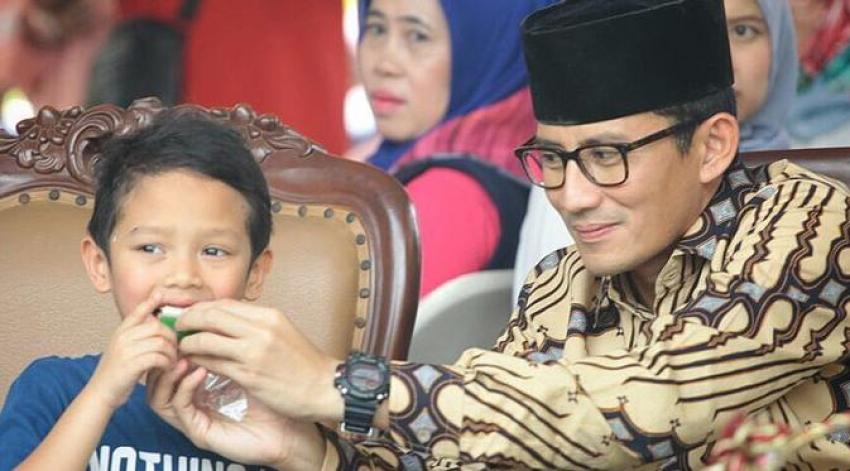 Gaya Wagub Sandiaga Uno Yang Bikin Kaum Hawa Meleleh Gaya Wagub Sandiaga Uno Yang Bikin Kaum Hawa Meleleh