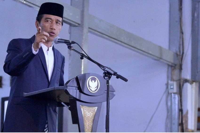 8Jokowi-Mimbar.jpg