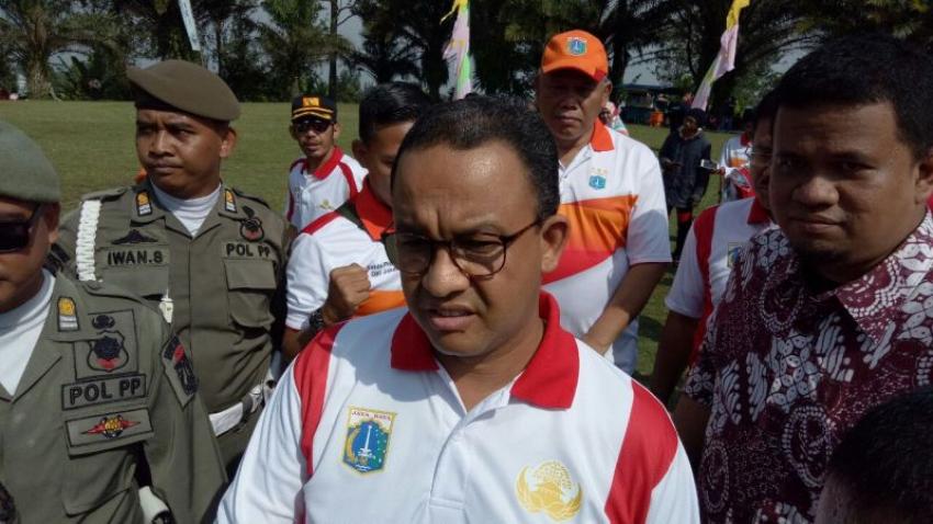 15Anies-Baswedan-tea-walk.jpg