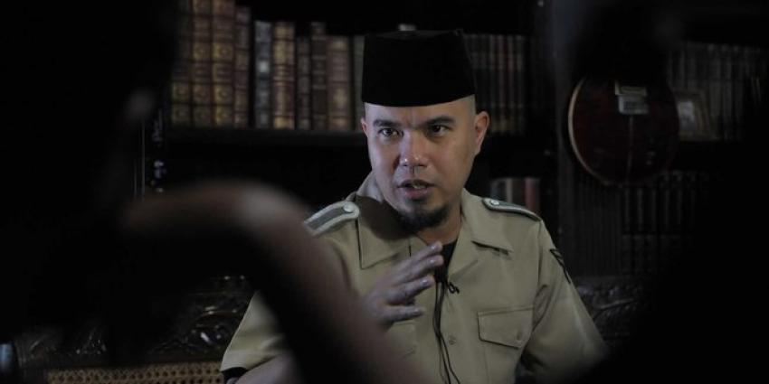 32ahmad-dhani-resmi-jadi-tersangka-karena-kicauan-penistaan-agama.jpg