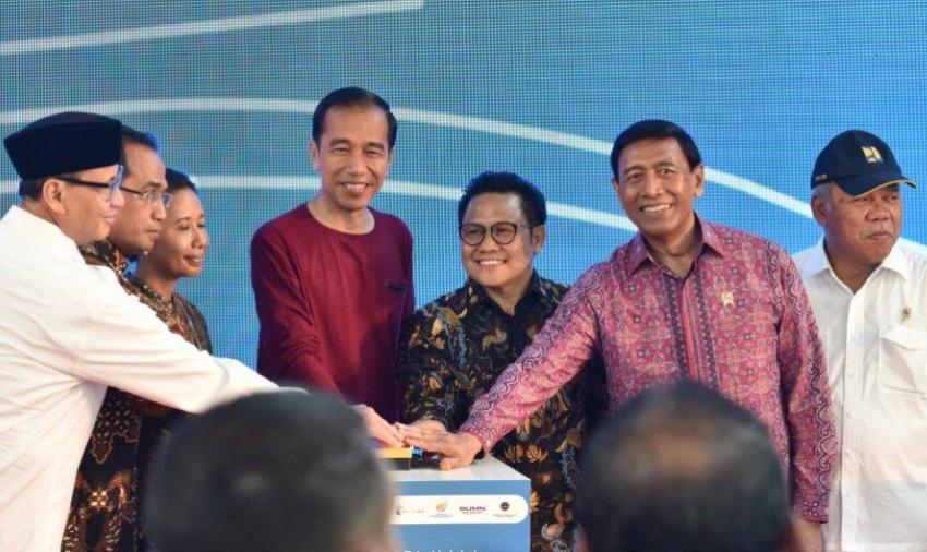 10Jokowi-Resmikan-kereta-bandara.jpg