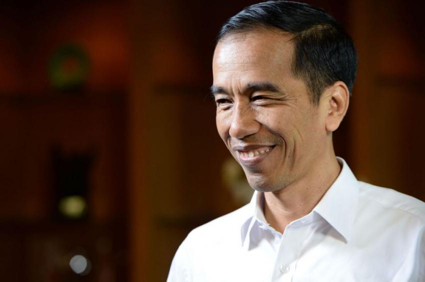 36large-joko-widodo-putih-bloomberg-2f8b6b541607cf0db8f2ba65f623e53c.jpg