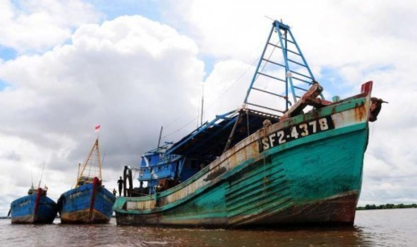 19kapal-nelayan-asing-yang-ditangkap-dalam-kasus-ilegal-fishing-_141126125340-700.jpg