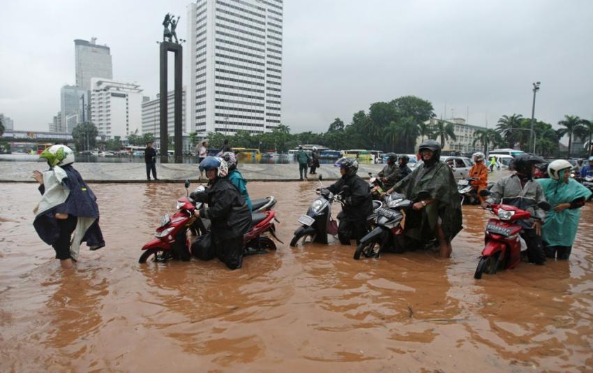 96Banjir-Jakarta-2013.jpg
