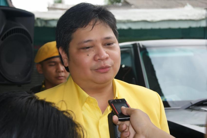 94Airlangga-Golkar.jpg