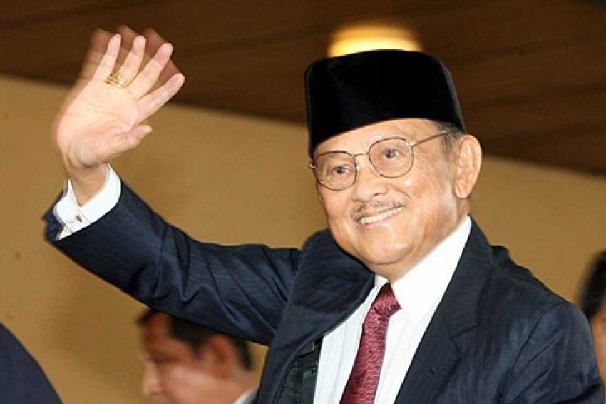 12bj-habibie-1.jpg