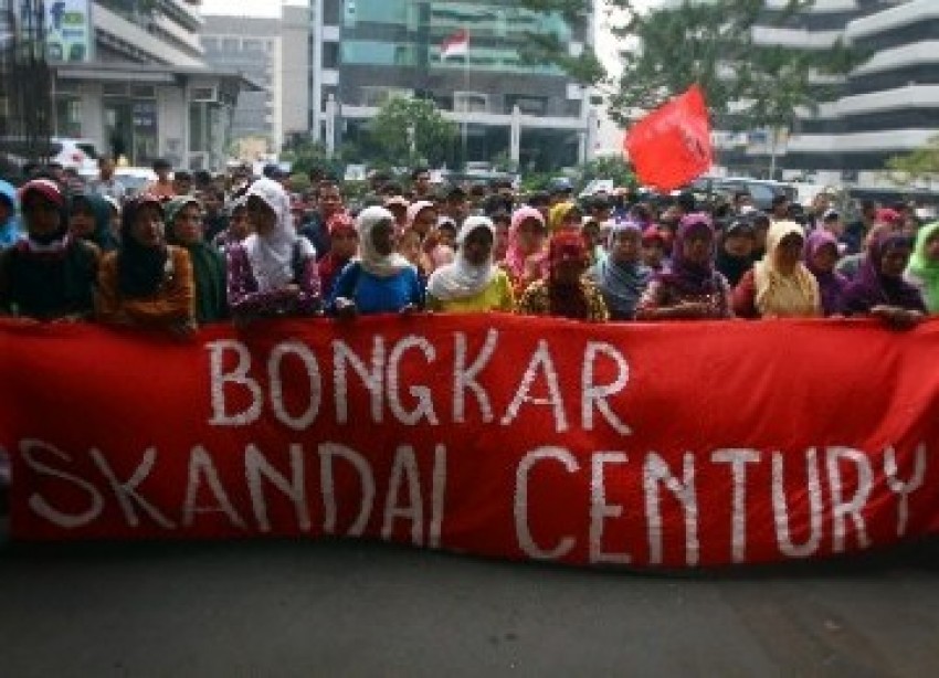 22massa-dari-benteng-demokrasi-rakyat-bendera-menggelar-aksi-unjukrasa-_111002181650-722.jpg.jpg