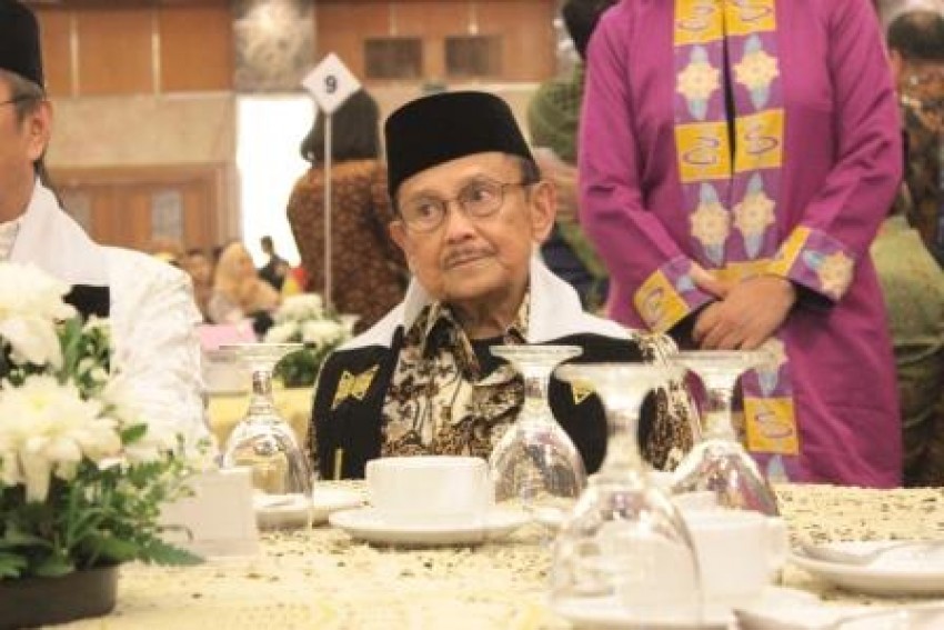 44Habibie-Enjang23.jpg.jpg