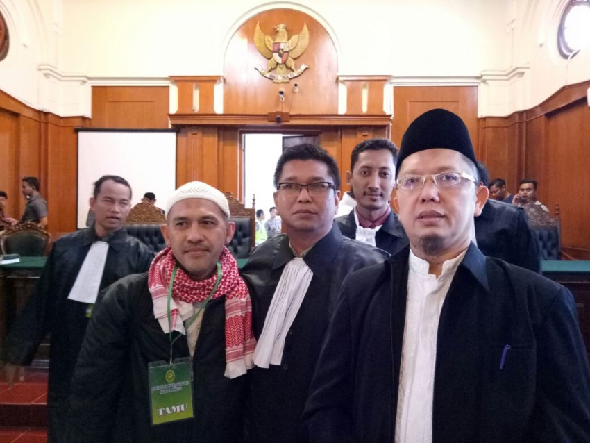85Sidang-Ustadz-Alfian-Tanjung-Bebas.jpeg.jpeg