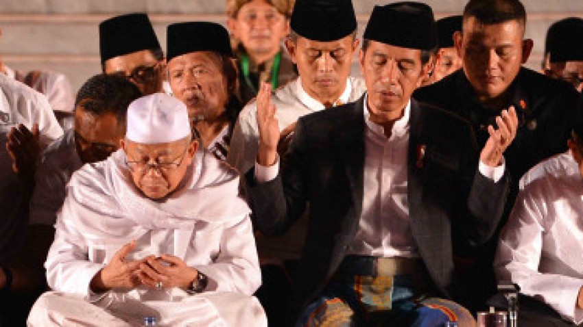 575b6c29a0b8af5-presiden-joko-widodo-kanan-dan-ketua-mui-ma-ruf-amin-kiri_375_211.jpg.jpg