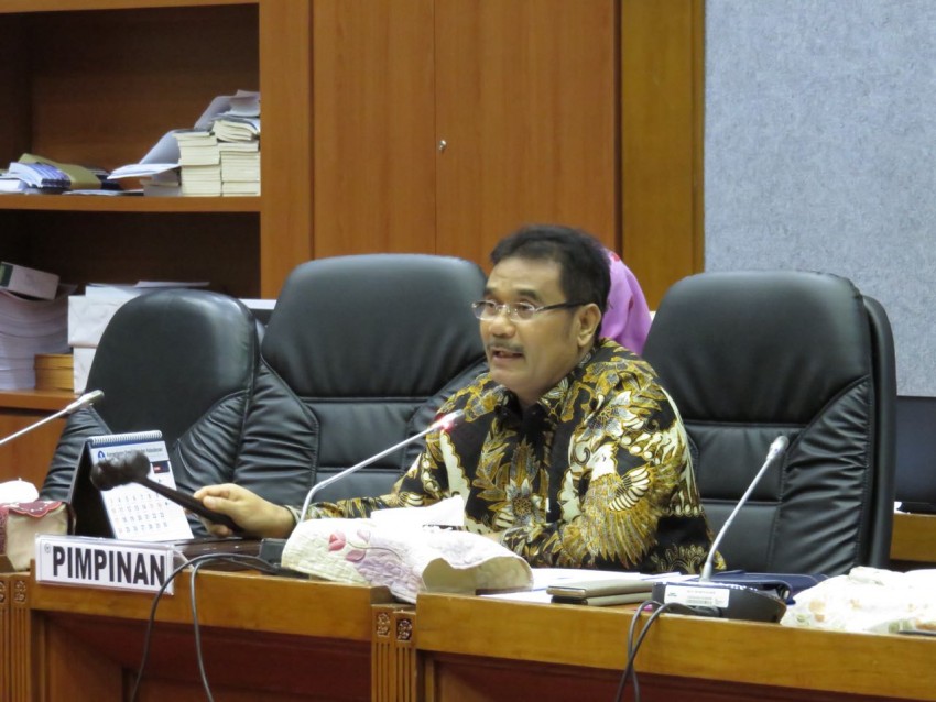 46sutan-adil-hendra-dpr.jpg.jpg