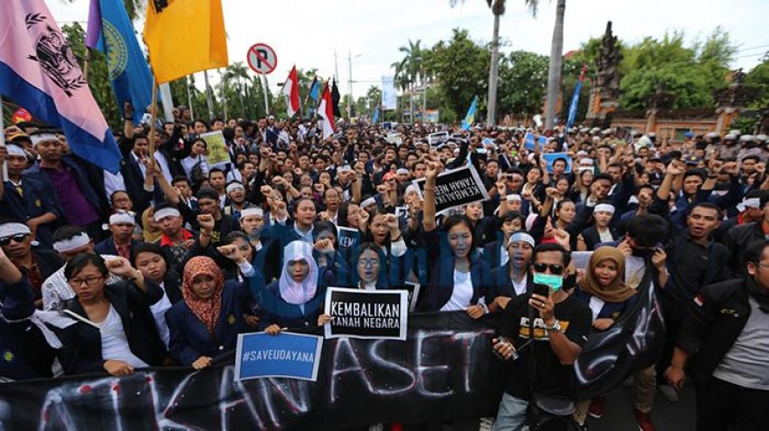 57demo-mahasiswa-unud_20150427_113120.jpg.jpg