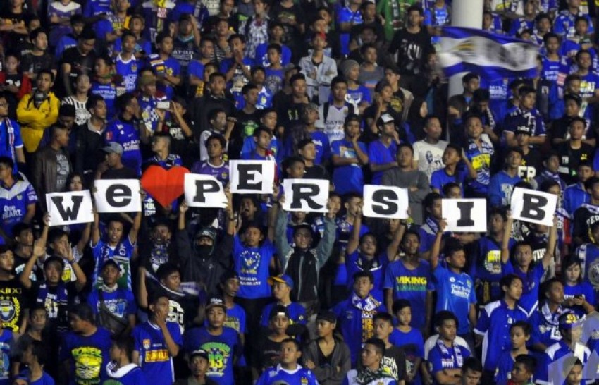30Bobotoh-Persib-Bandung-2-640x411.jpg.jpg