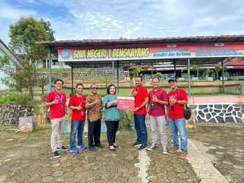 Telkom Salurkan 111.500 GB Kuota Internet ke 21 Sekolah di Wilayah 3T tscom_news_photo_1764079487.jpg