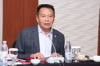 TB Hasanuddin: Usut dan Tindak Semua Pejabat yang Membiarkan Bandara Morowali Beroperasi Tanpa Kendali Negara tscom_news_photo_1764159902.jpg