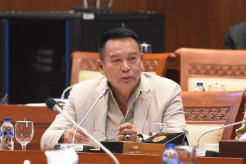 TB Hasanuddin: Sikap KBAIS Patut Diteladani, Tapi Pengusutan Harus Tetap Menyeluruh dan Transparan tscom_news_photo_1774503205.jpg